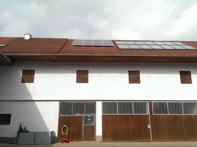 Thermische Solaranlage + PV Hofseitig / Süd